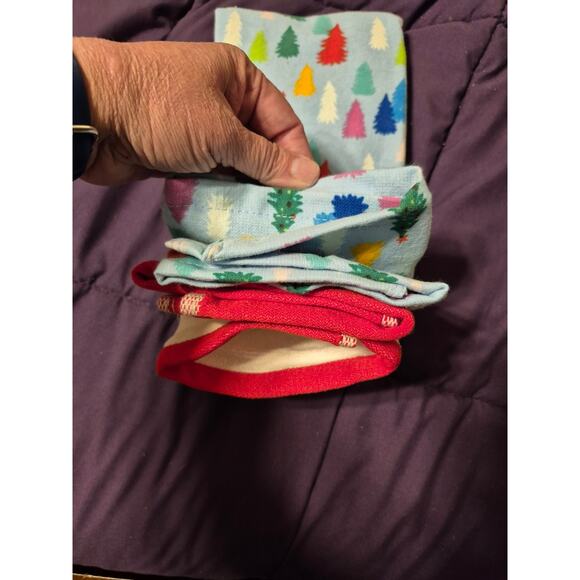 Merry Christmas Set of 2 Towels-NWT - Picture 3 of 4